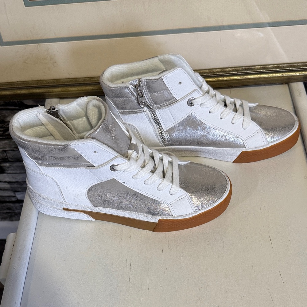 Stylish Silver and White High-Top Sneakers with zipper at the side - Picture 3 of 5
